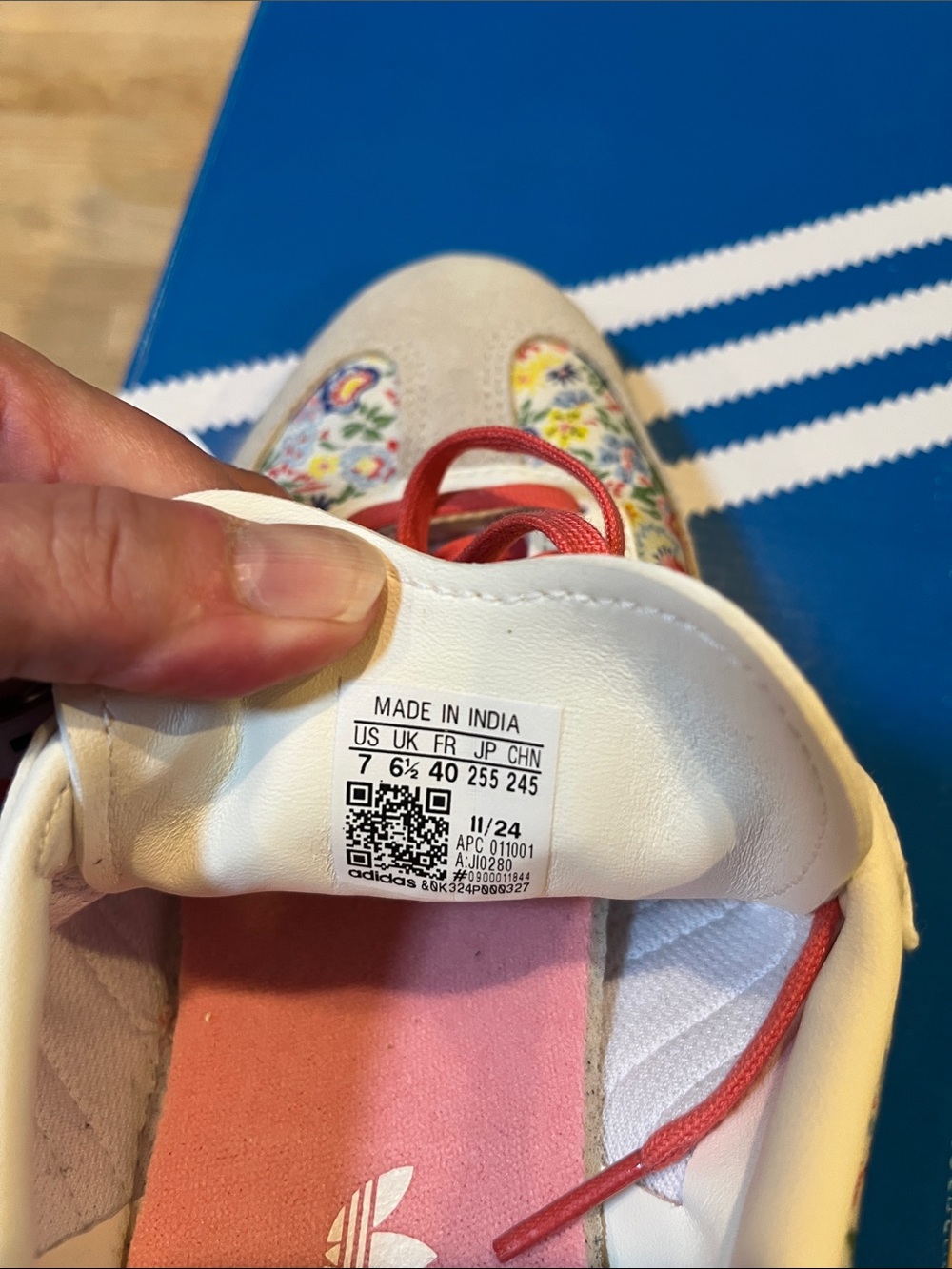 adidas x Liberty Floral Samba OG Sneakers in Pink and Beige - Picture 4 of 6